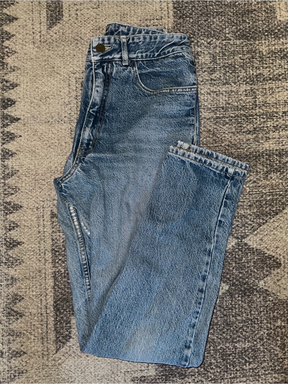 Women's Straight Leg Jeans in Light Blue Denim